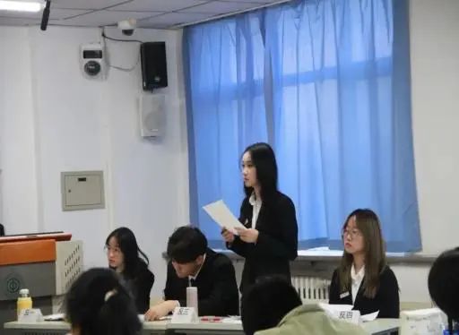 辩论赛1.jpg