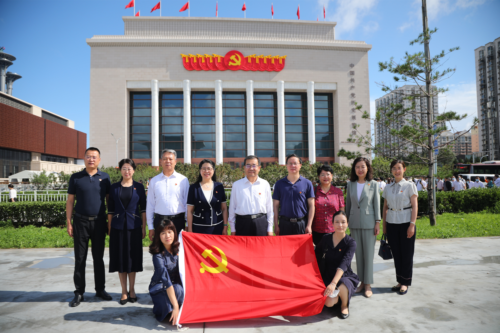 学校党委理论学习中心组赴中国共产党历史展览馆开展党史学习教育现场教学活动