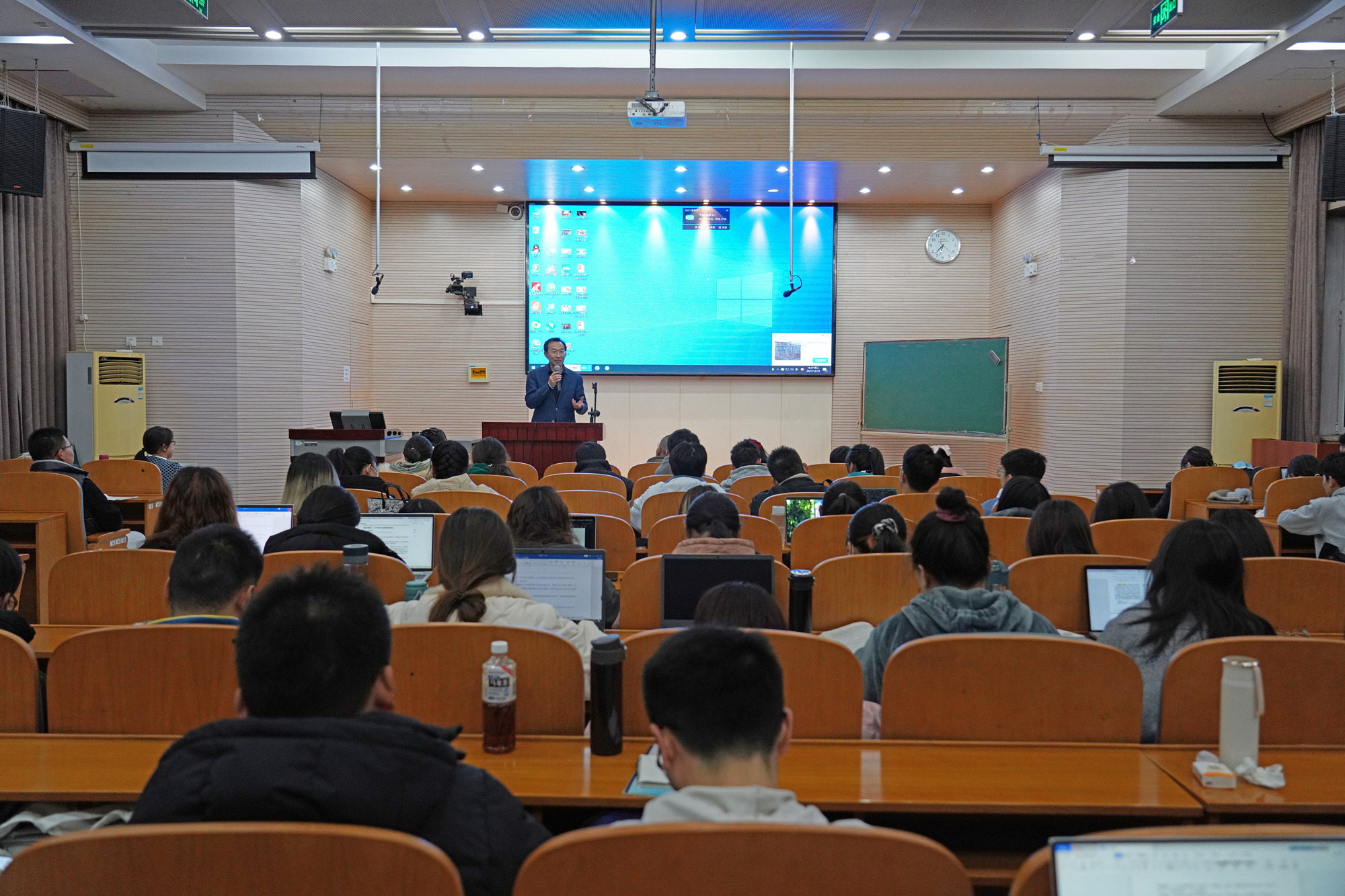 国家社会实践一流课程《与劳动模范大国工匠面对面》第十课开讲