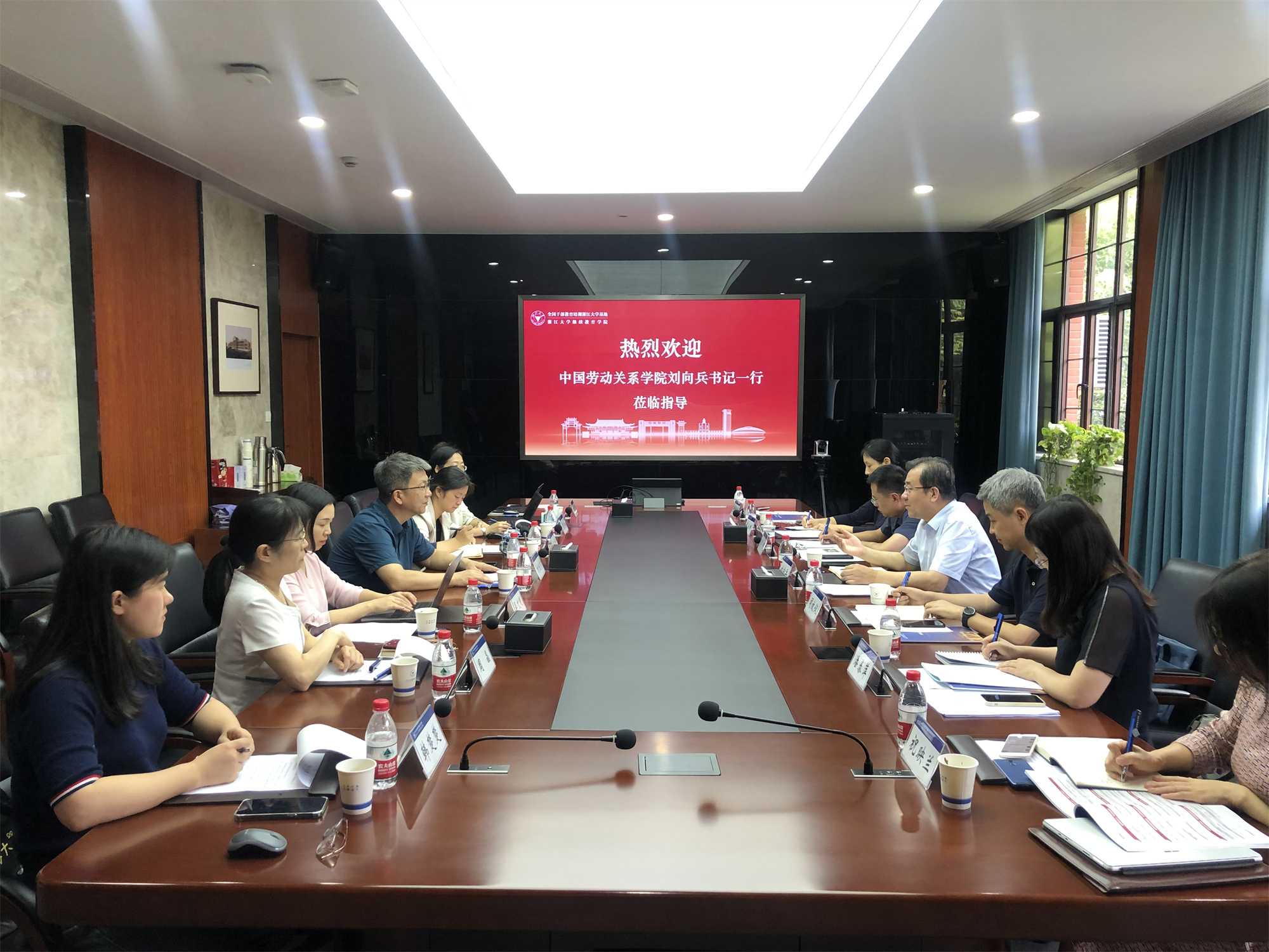 刘向兵书记率队赴杭州温州开展调研