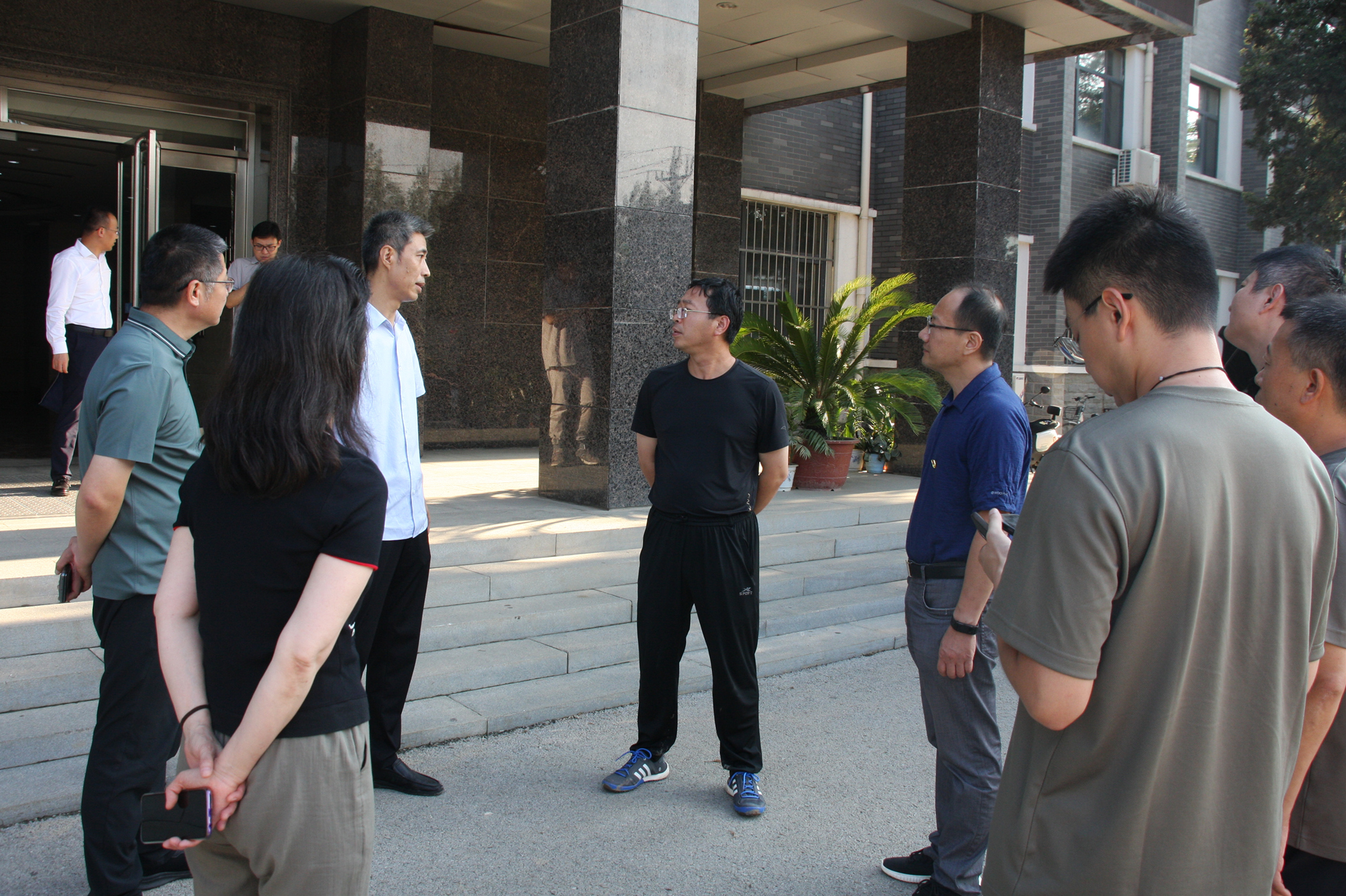 涿州市委书记蔡炜华一行到涿州校区调研指导灾后修复工作