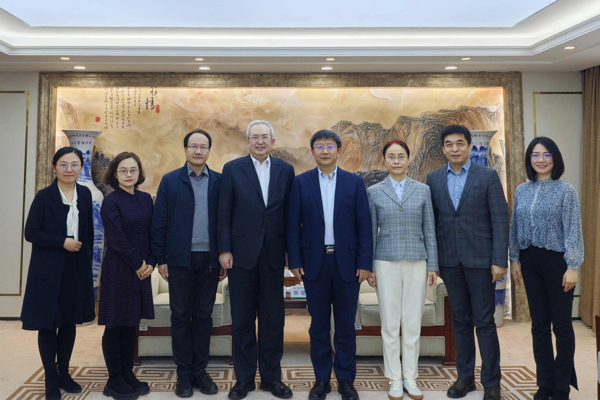 北京工商大学郭建华校长一行来校座谈交流