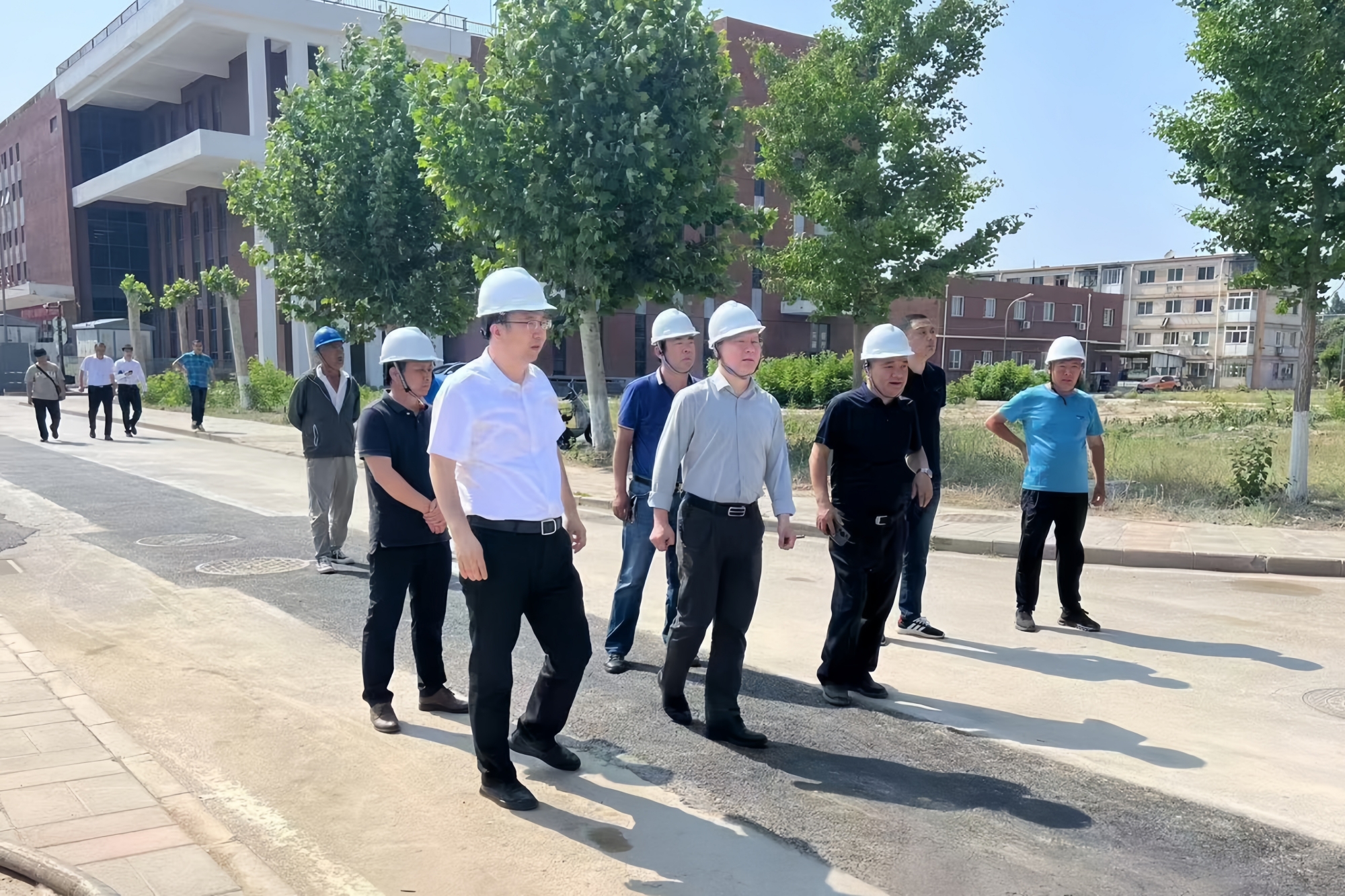 吴万雄副校长视察涿州校区灾后重建项目及重点待建项目进展情况