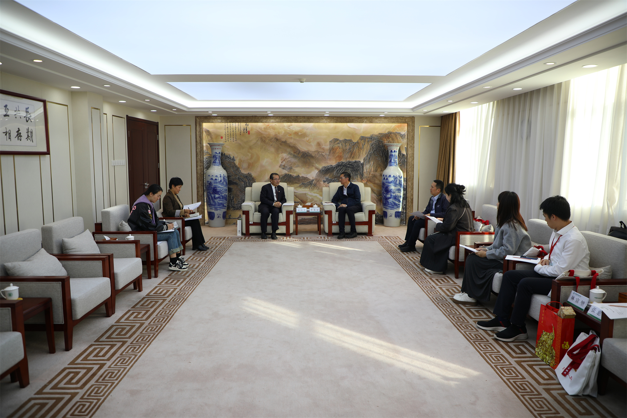 澳门工会联合总会代表团来我校座谈交流