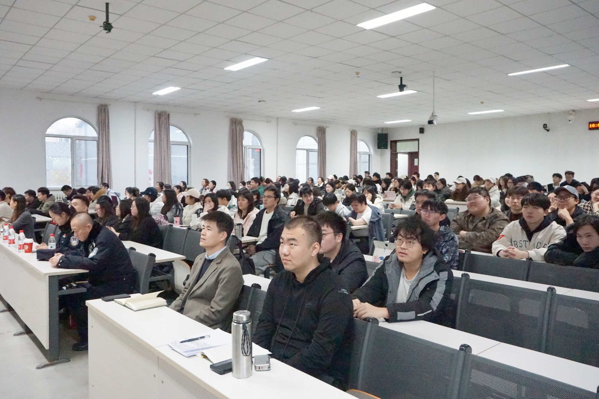 公共管理学院开展安全教育培训