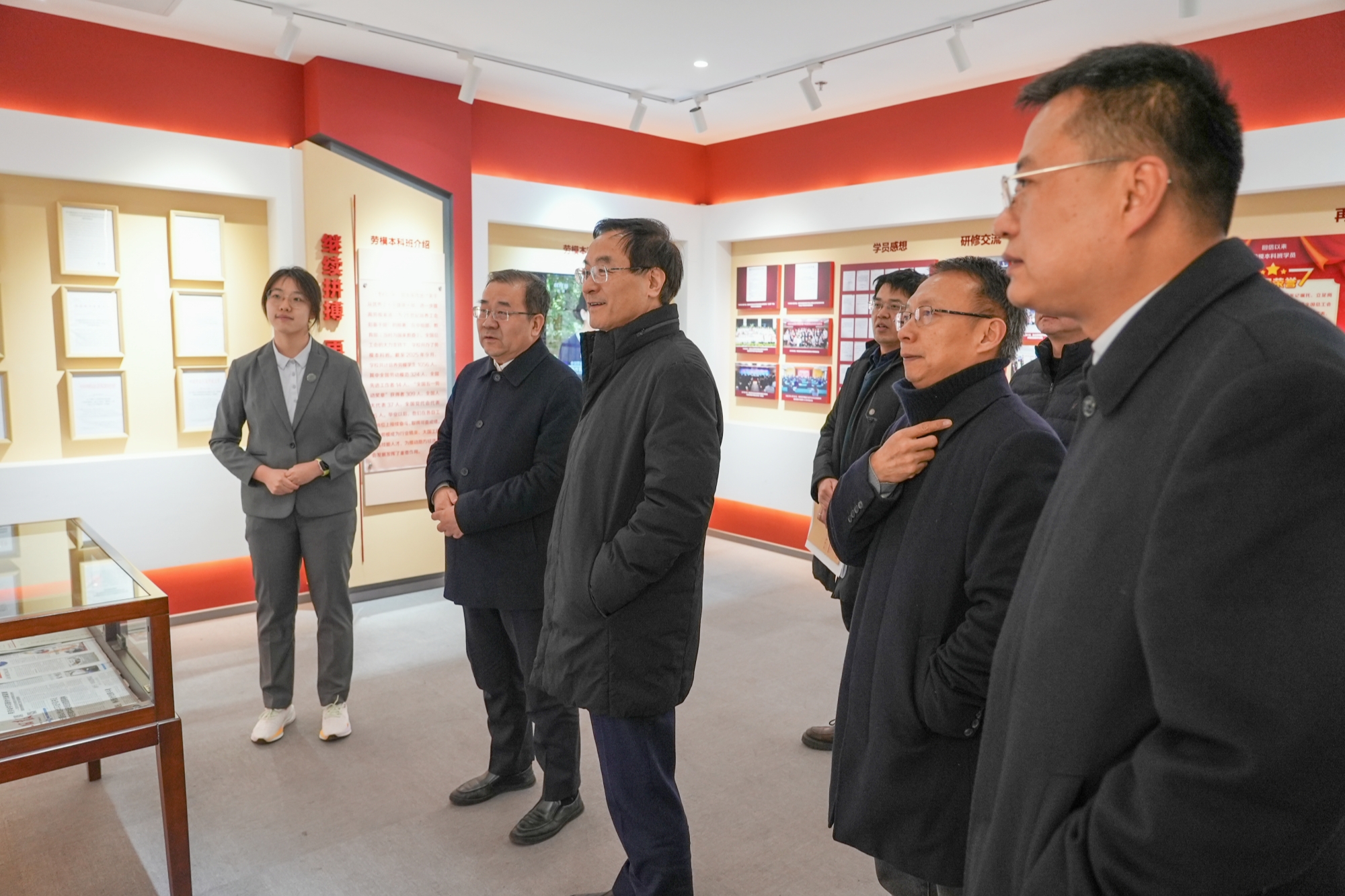 全总领导钟洪江到北京校区调研