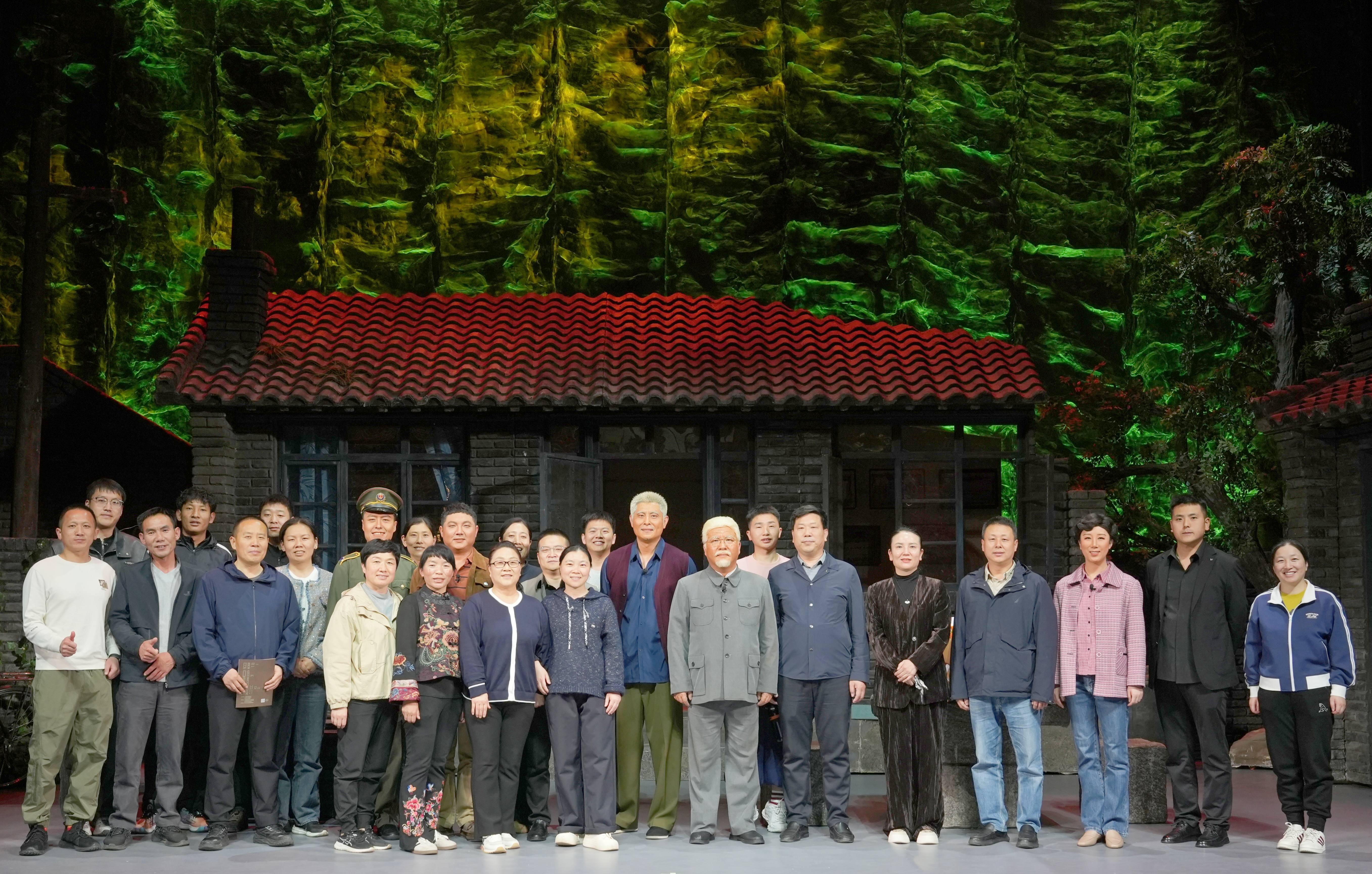 我校举办“思政艺术大课堂”原创话剧《马走日》演出活动