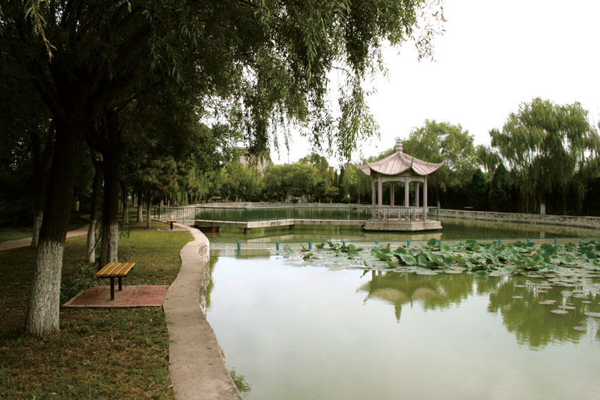 涿州校区碧水小亭