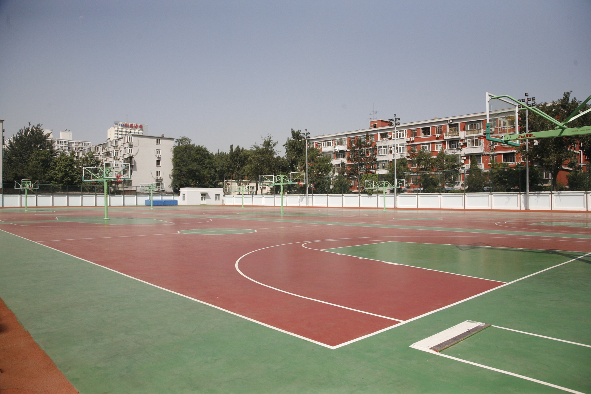 北京校区篮球场