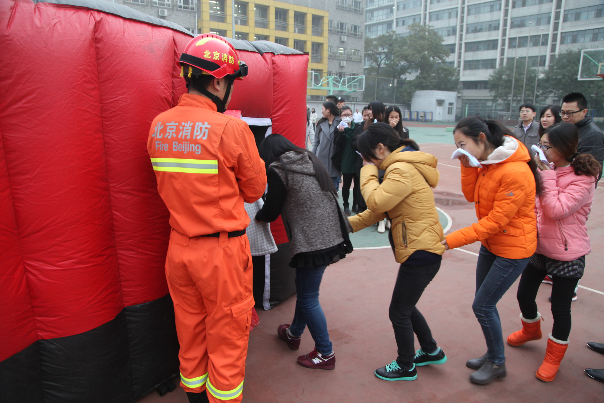 学院2015年消防演习在北京校区举行 