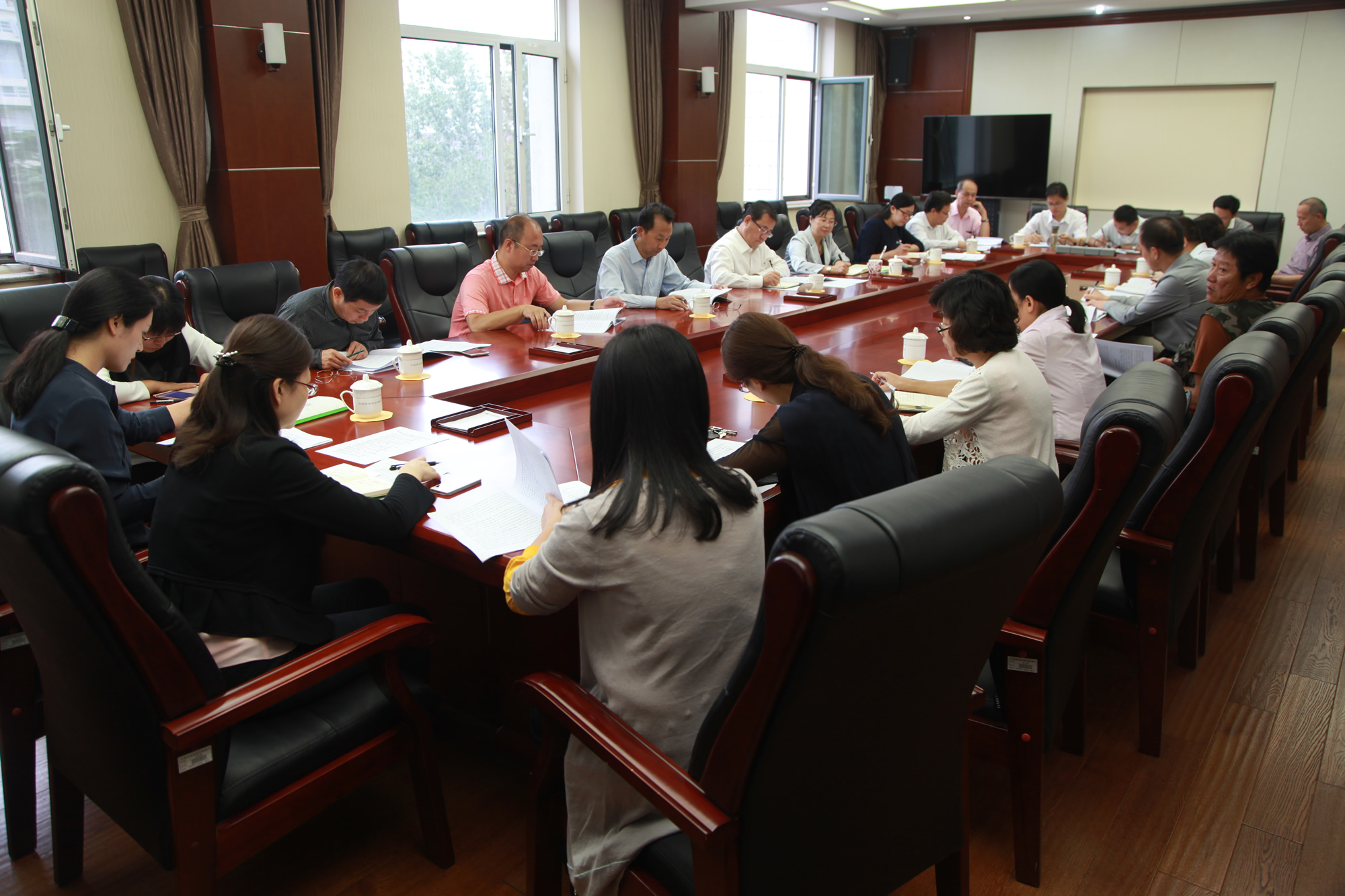 学校召开“十三五规划”教职工代表意见征求会