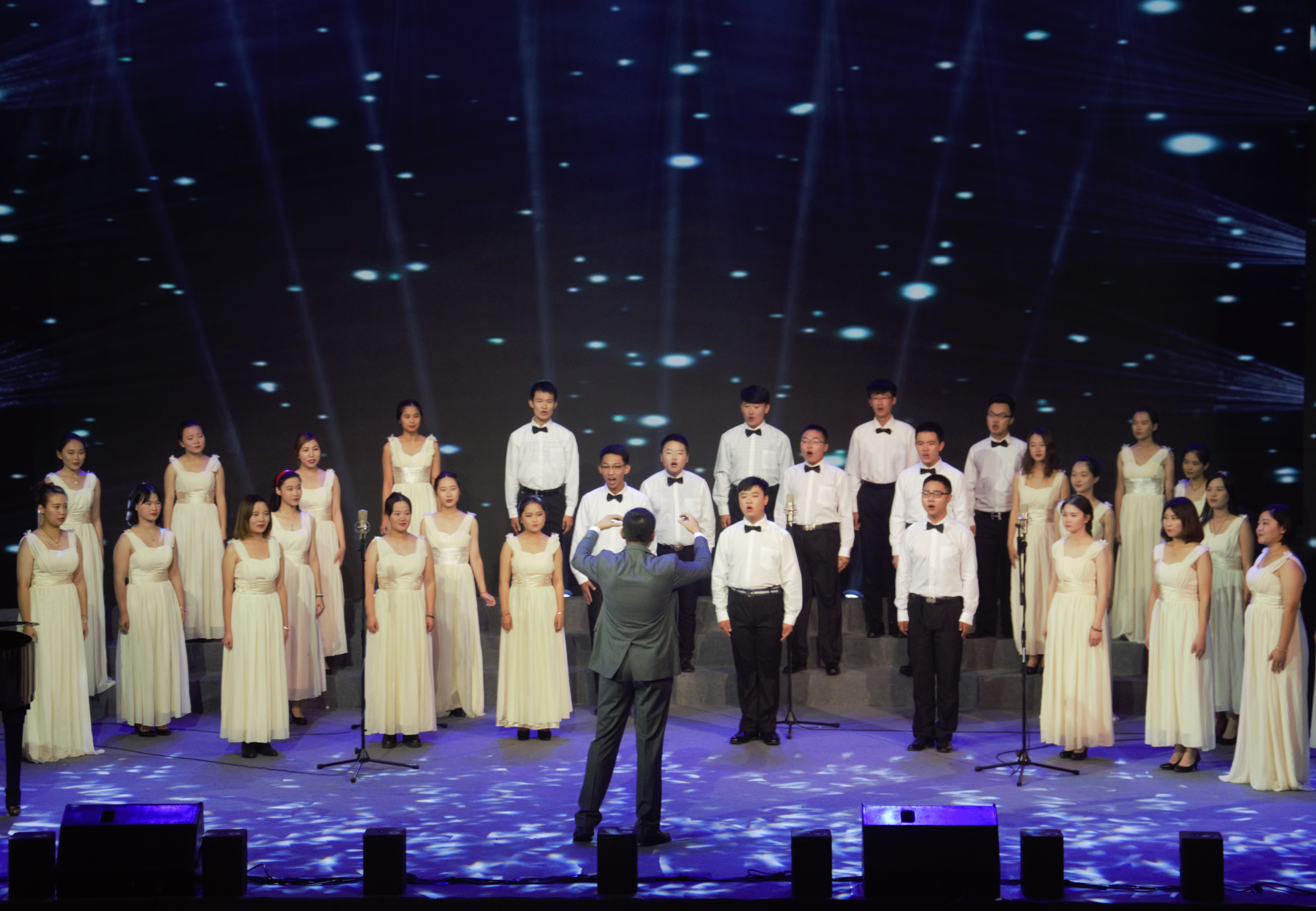 我校新青年合唱团斩获2016首届全国电视合唱大奖赛七项大奖