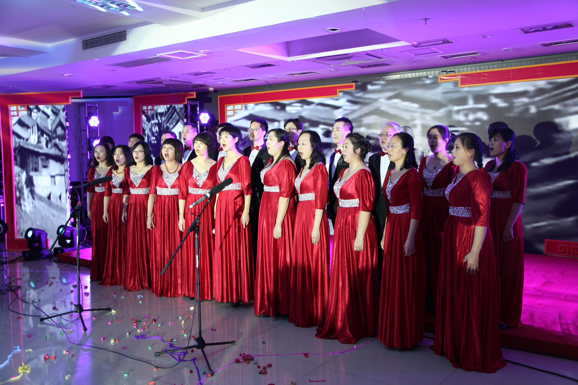 “我们一起走过”——学校2017年教职工新年联欢会圆满落下帷幕