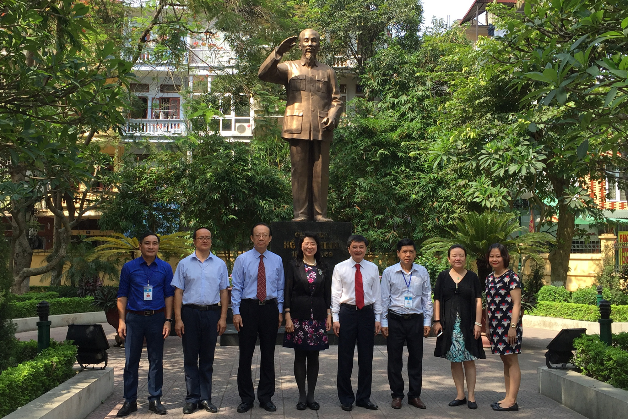 我校代表团访问越南工会大学