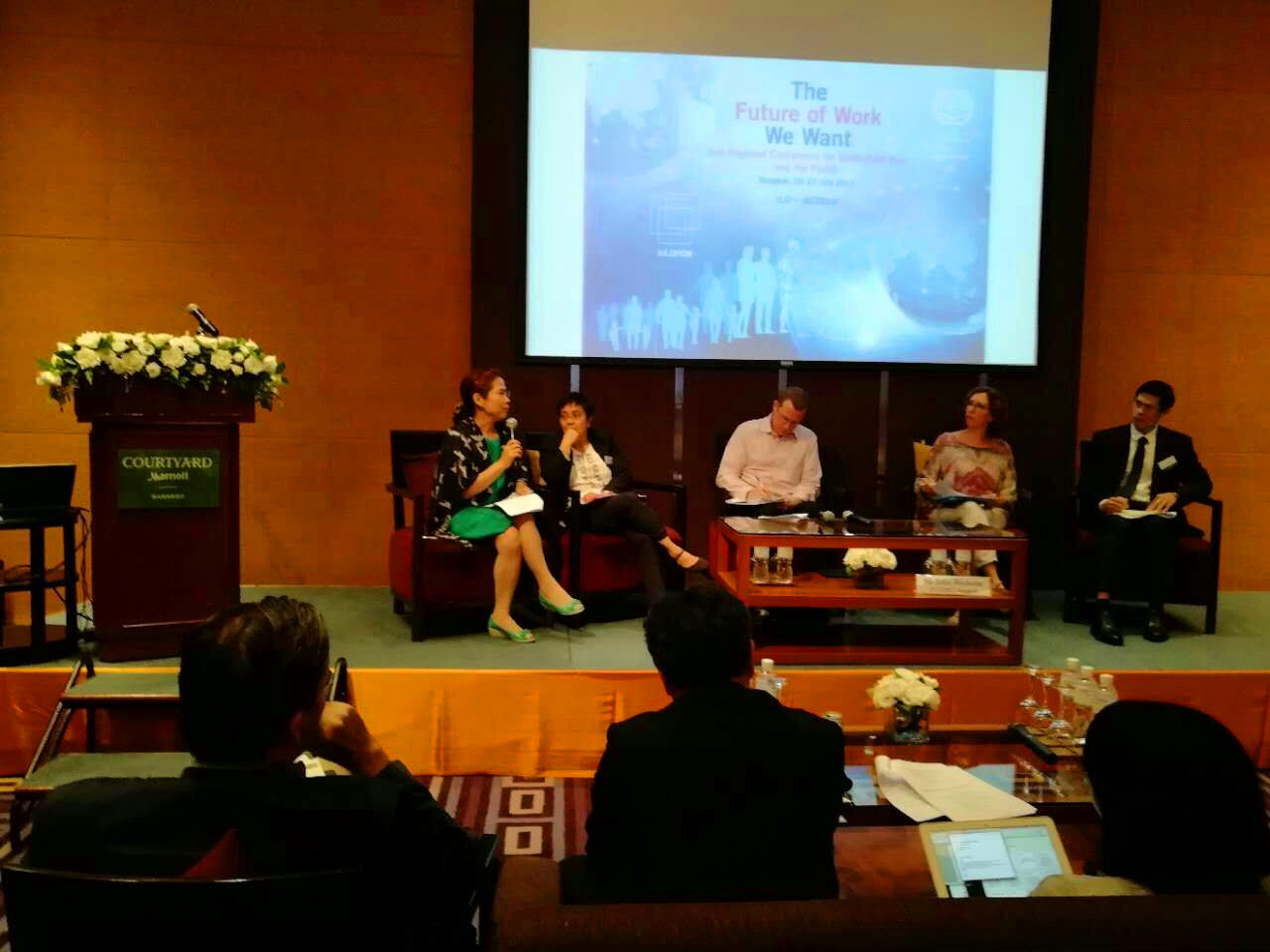 我校两位教师赴泰国曼谷参加劳动世界的未来大会