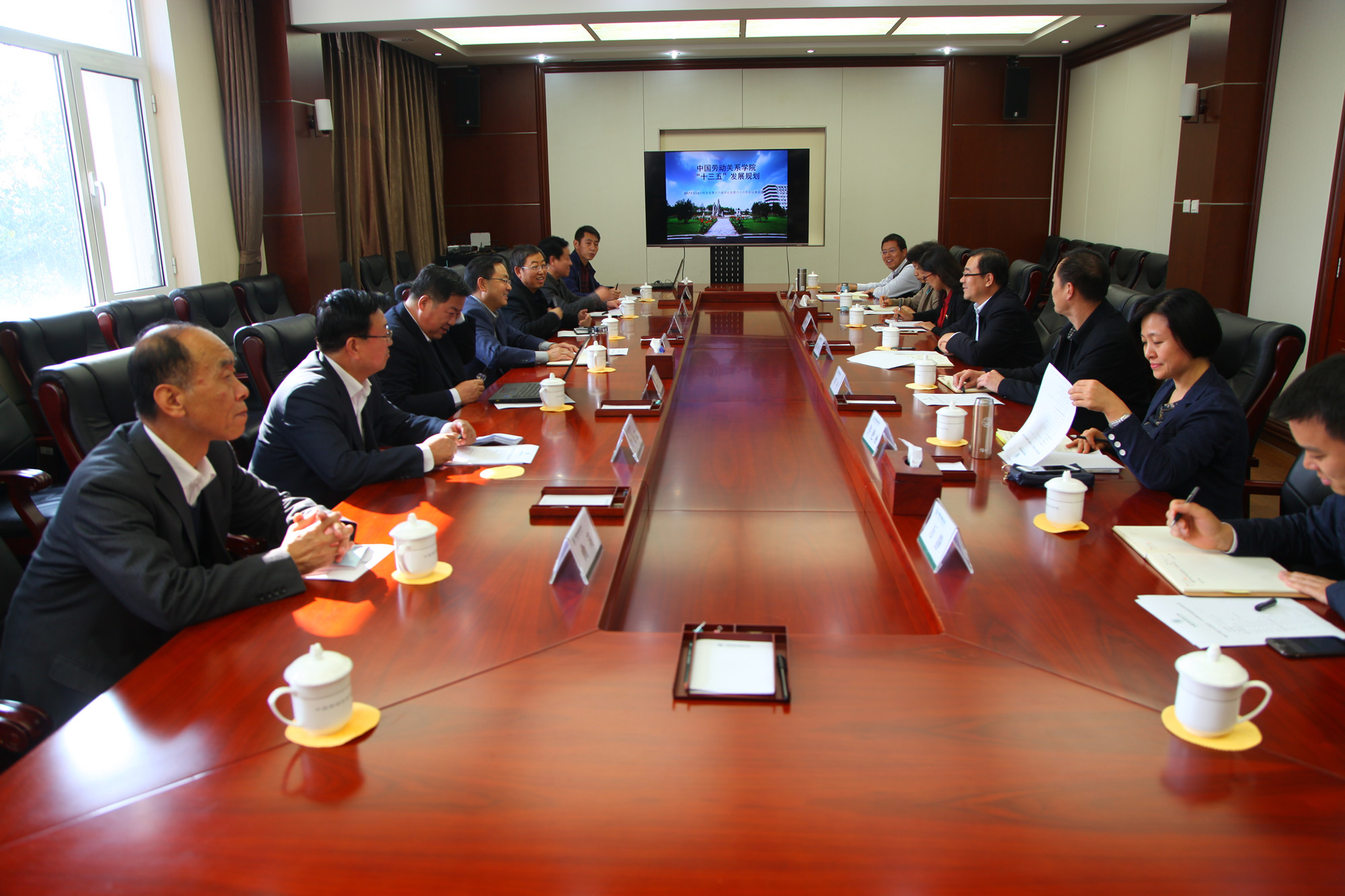 陇东学院许尔忠院长一行来我校访问交流