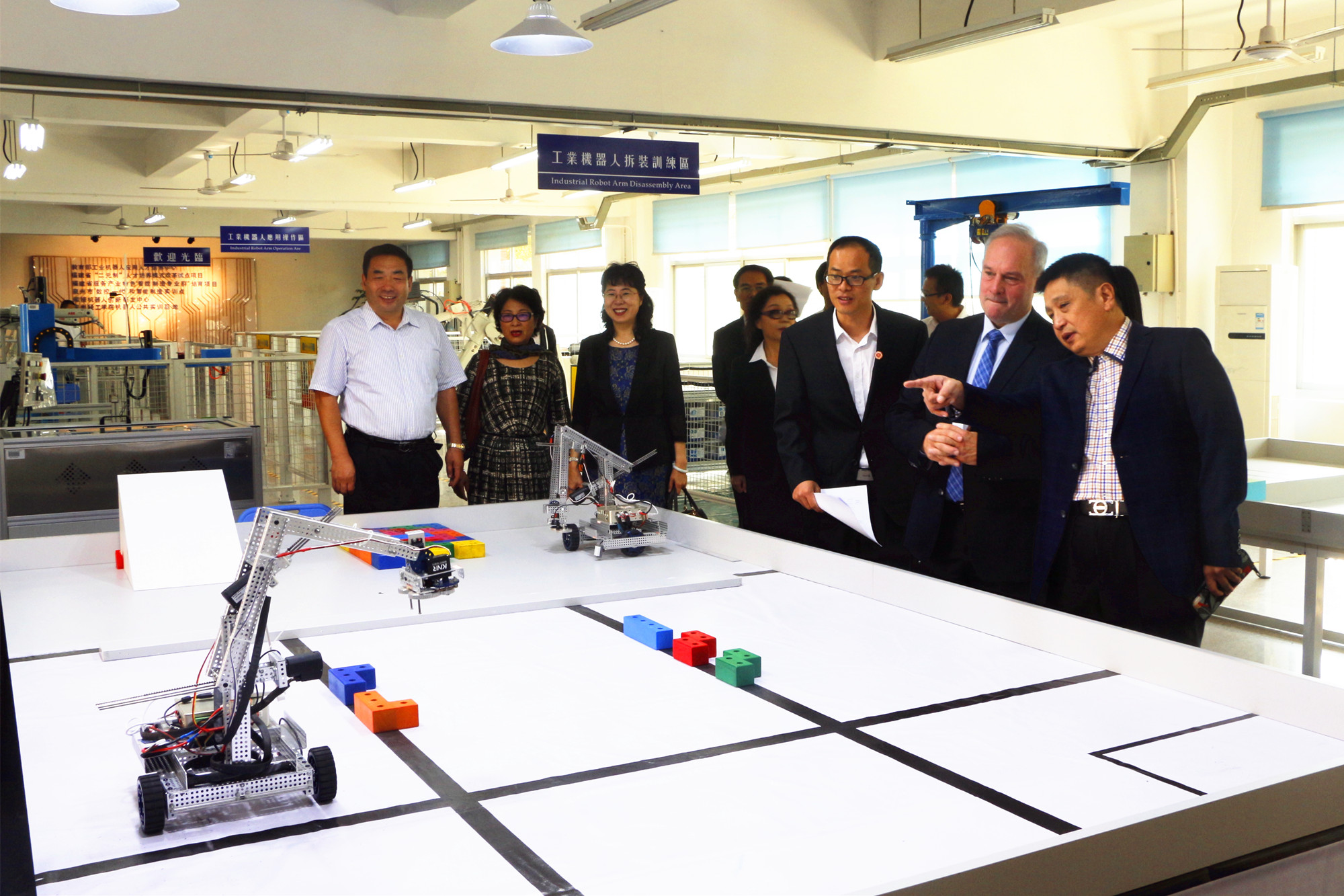 刘丽红副校长一行参加三校高等职业教育合作交流活动