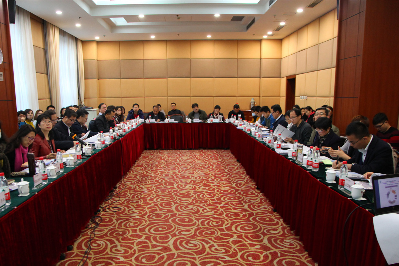 学校召开2017届毕业生就业创业工作总结暨2018届毕业生就业创业工作启动会议