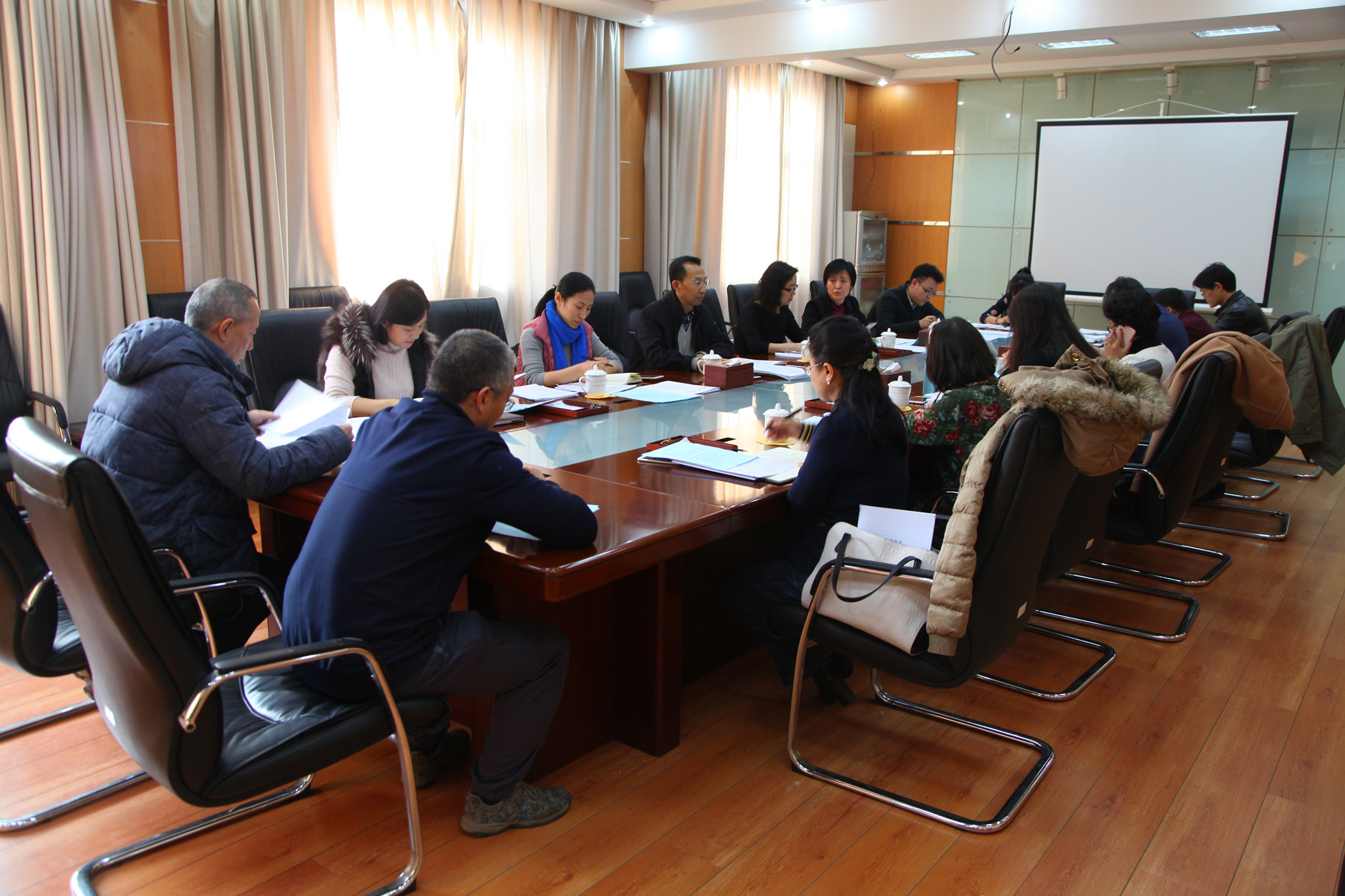 学校召开教学部门负责人工作会议