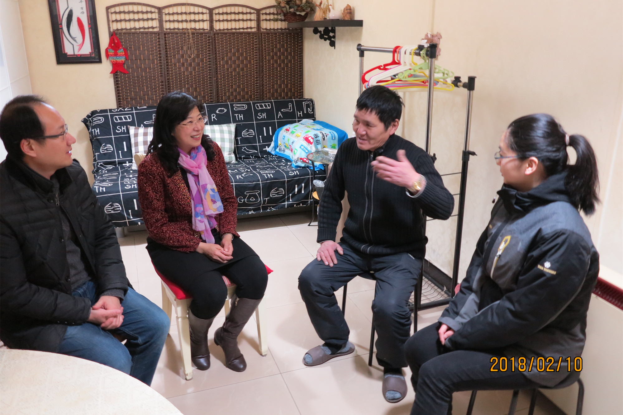 “温暖随行、温暖到家、温暖传递”——学校寒假开展向家庭经济困难学生送温暖活动