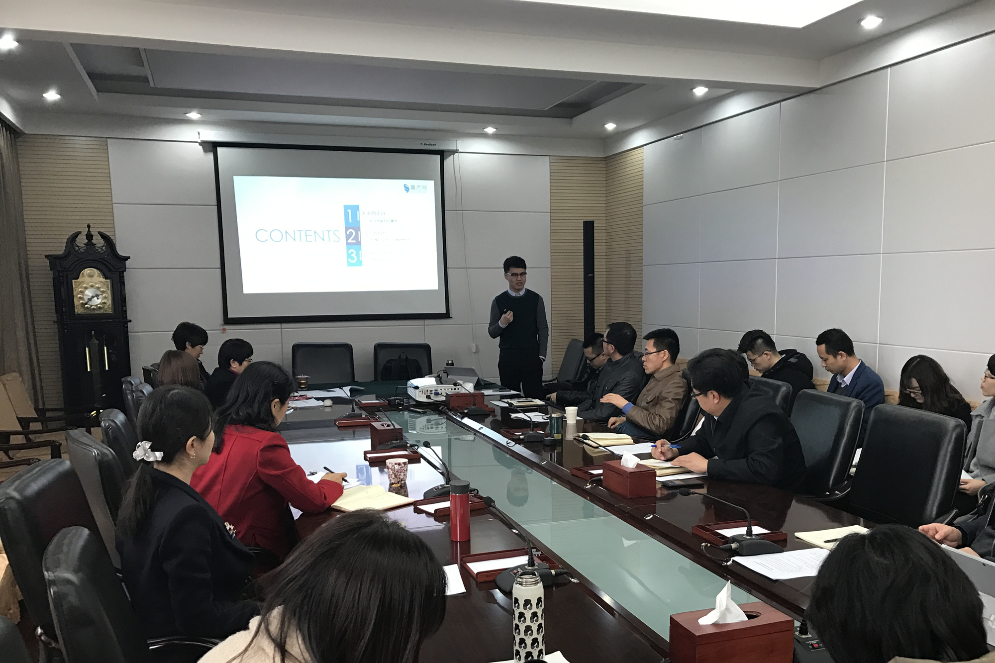 学校创新创业系列讲座在涿州校区开讲