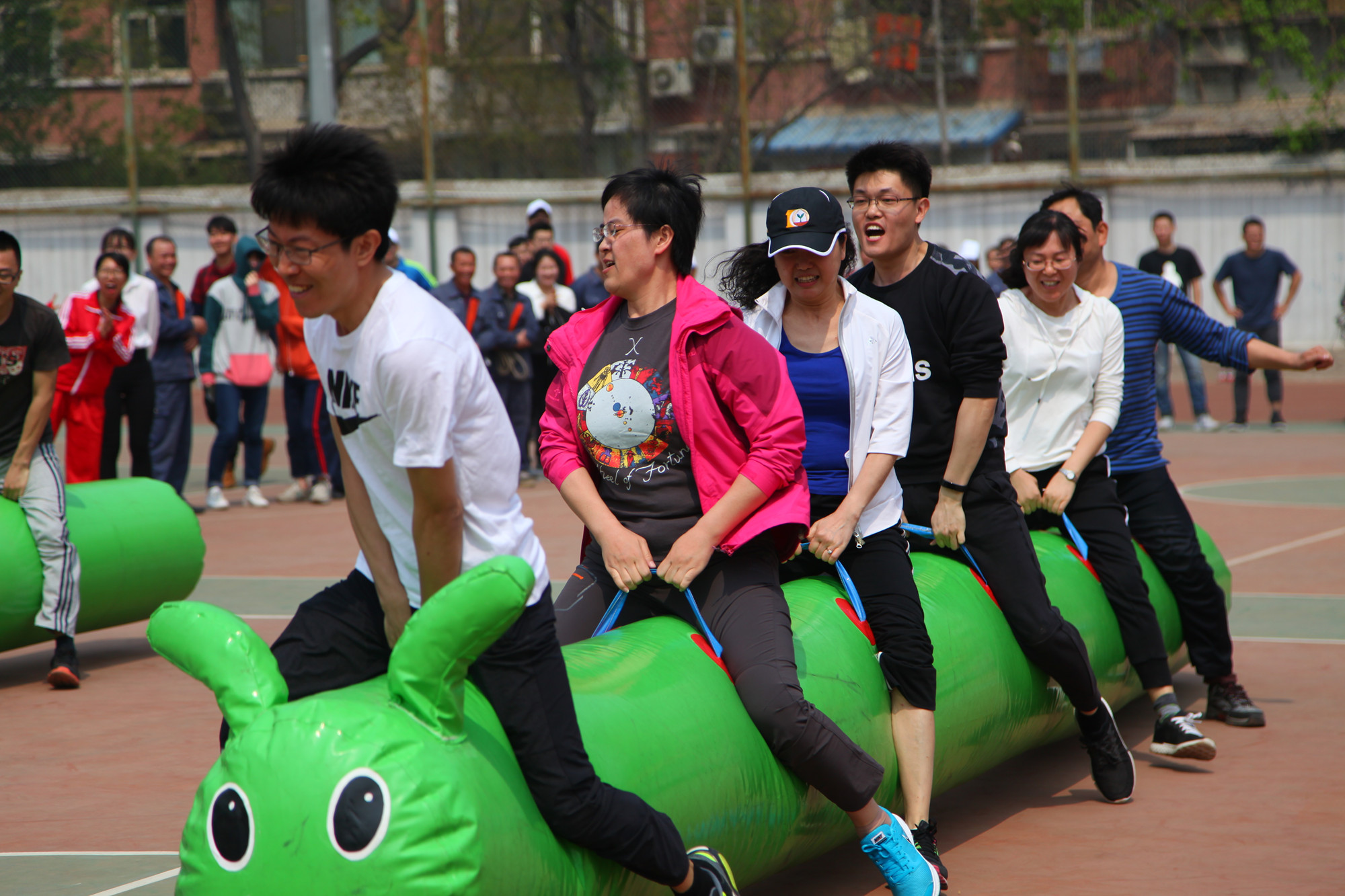 学校第三十二届春季运动会在北京校区成功举办