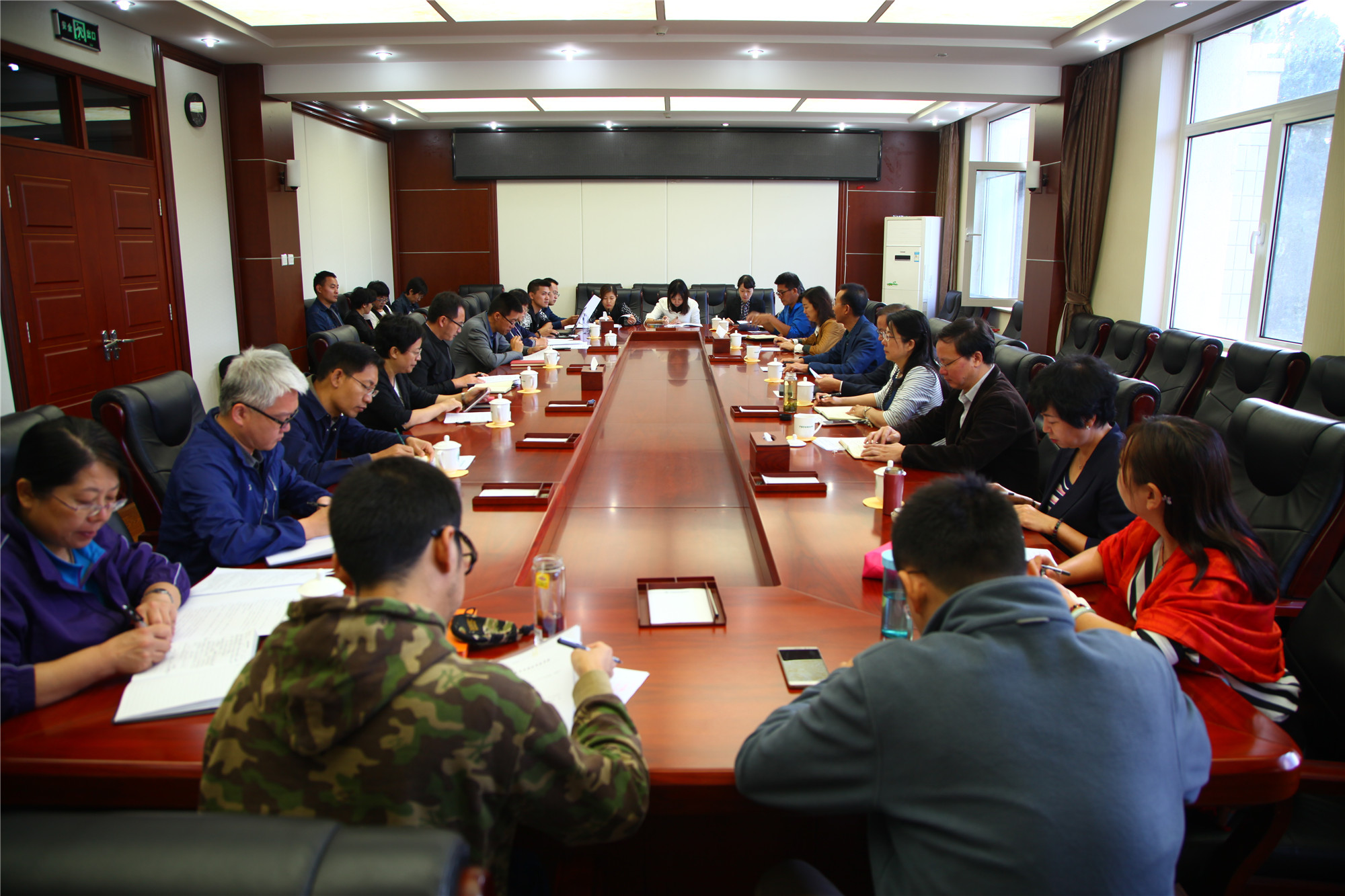 学校召开体育委员会第二届理事会第十三次全体会议