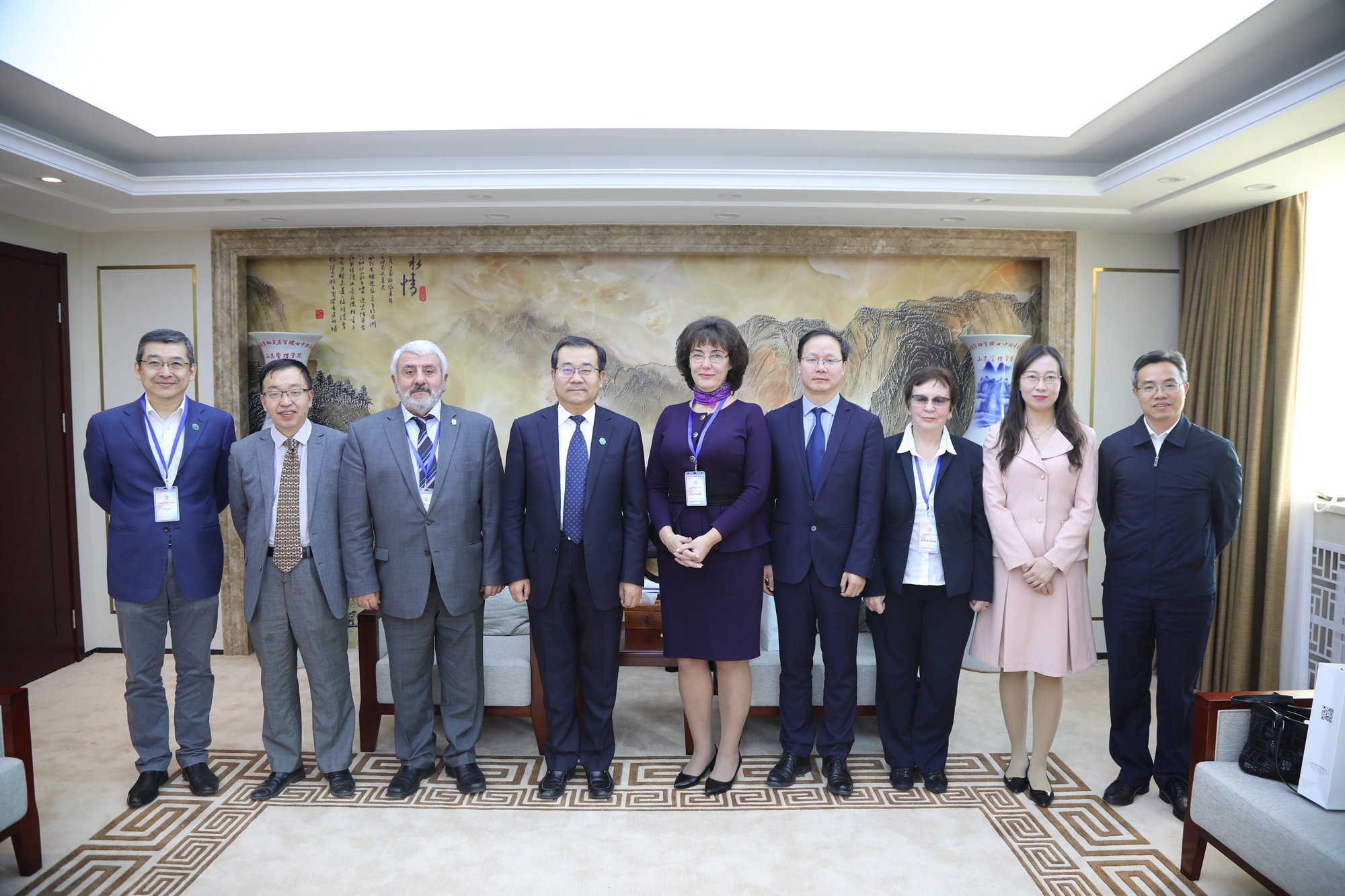 俄罗斯劳动与社会关系学院代表团一行来校参加校庆系列活动