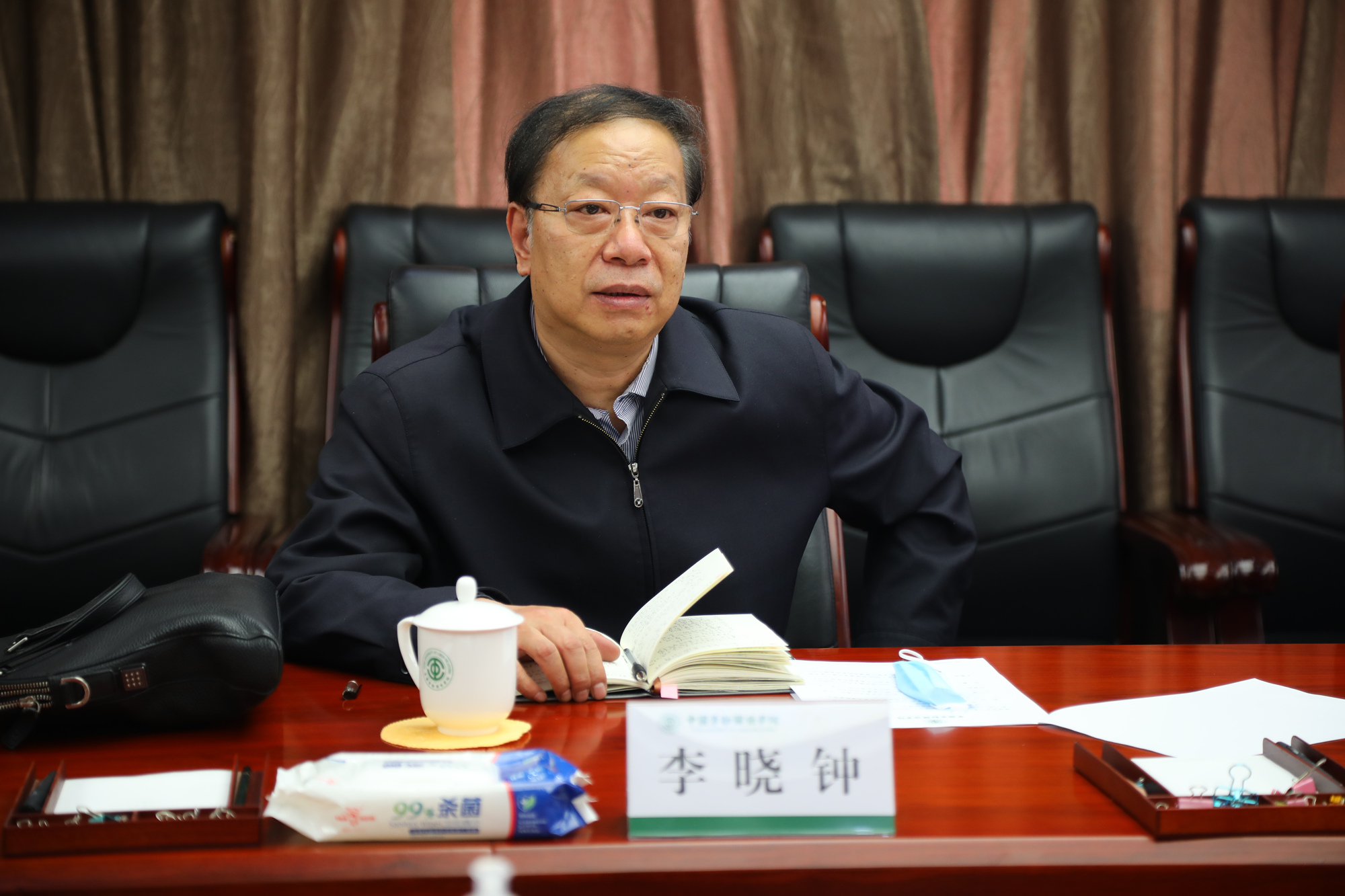 全总领导李晓钟房建孟来校调研并与劳模学生座谈交流