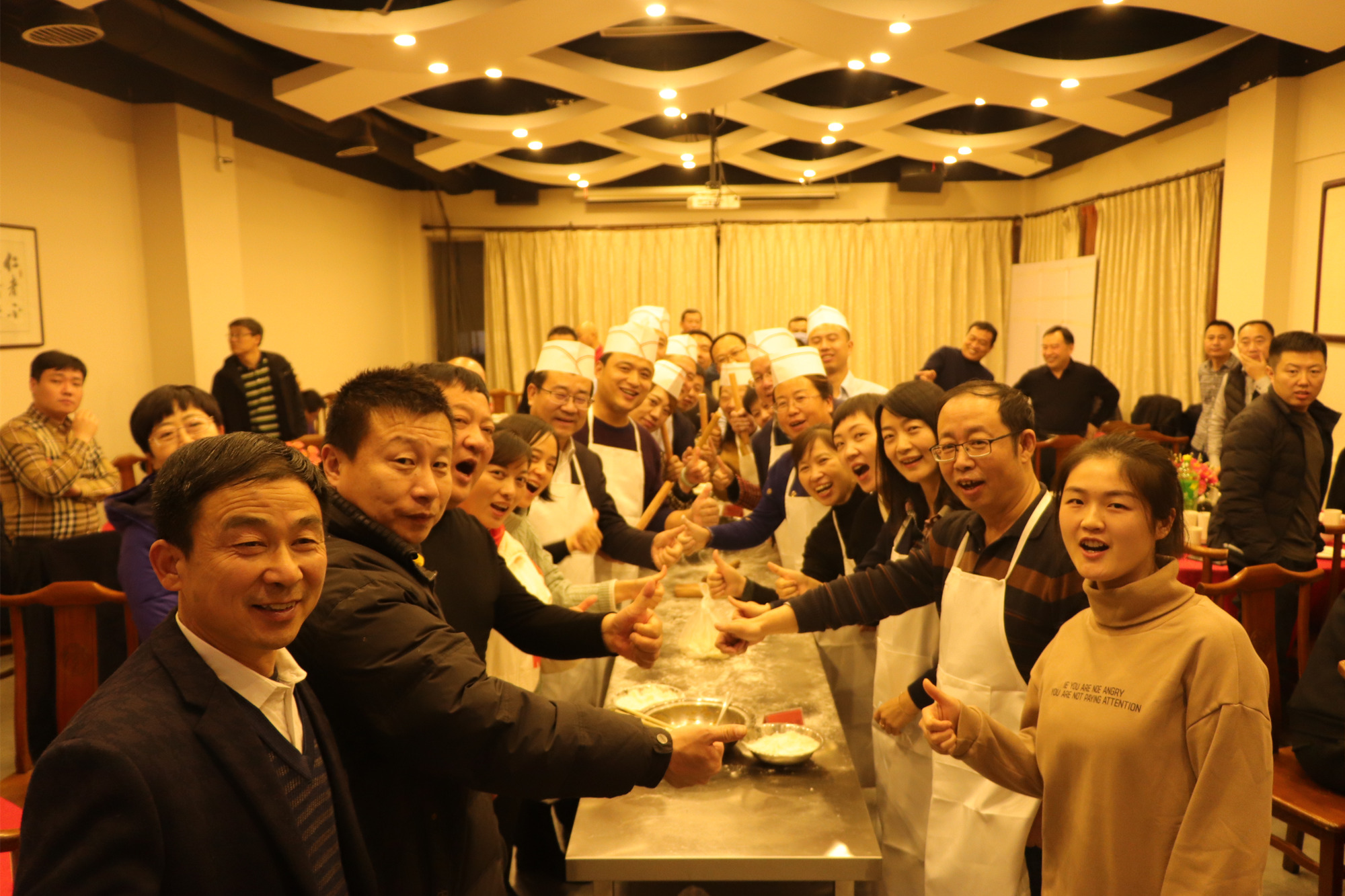 温暖冬至，感恩有你——学校领导和劳模学生欢度冬至