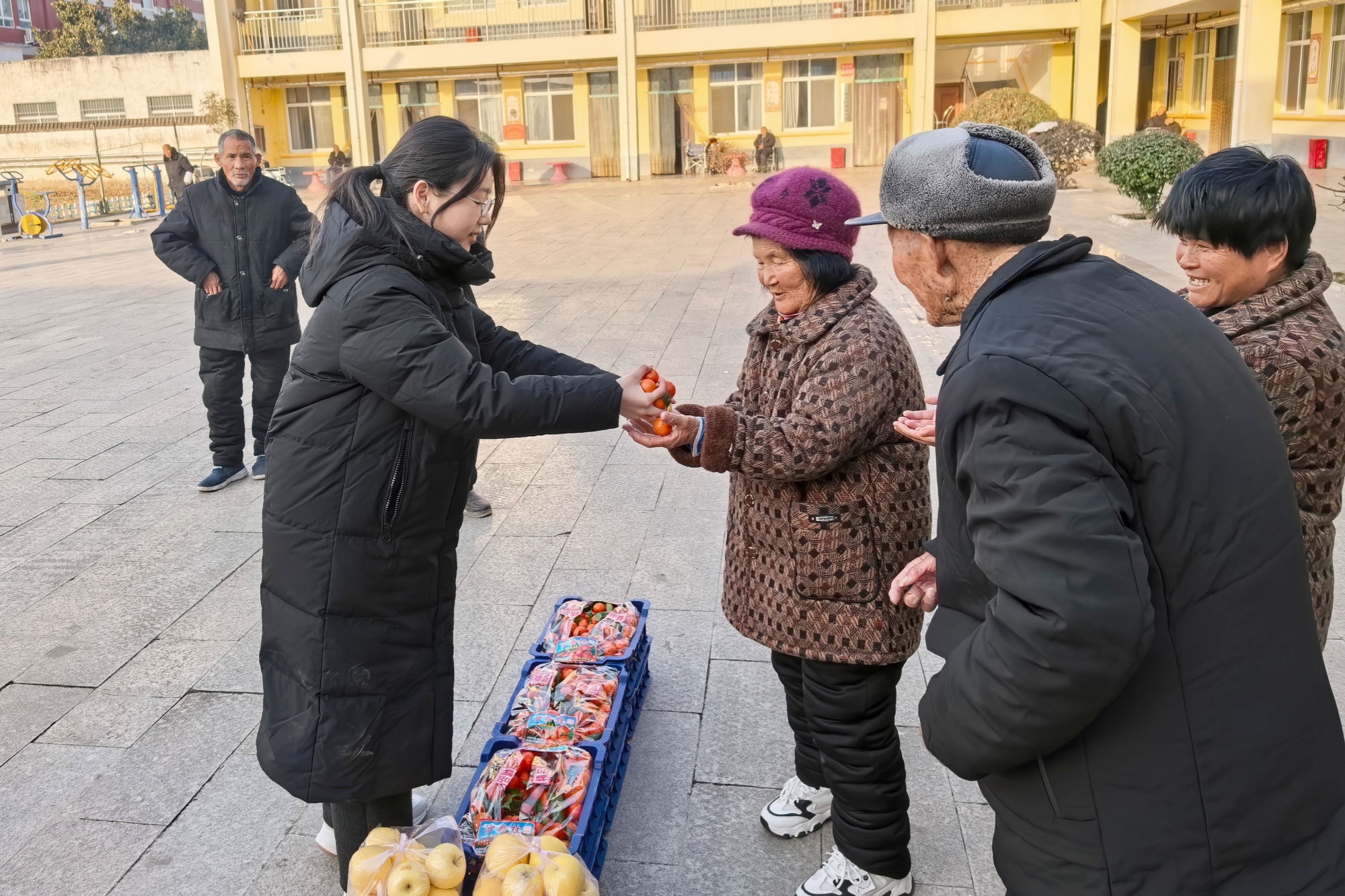 我校工会学院学生王柳涵返乡善举获地方政府致信感谢